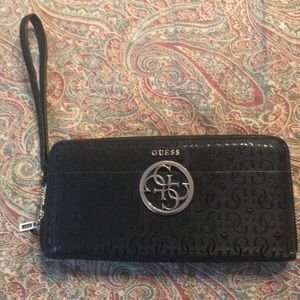 Guess wallet in good condition